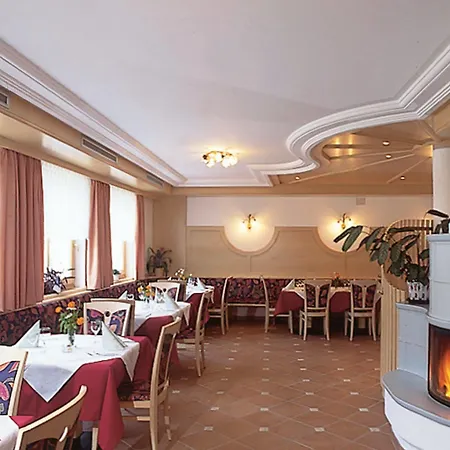 Appartmenthotel Elvis Hotel 2*
